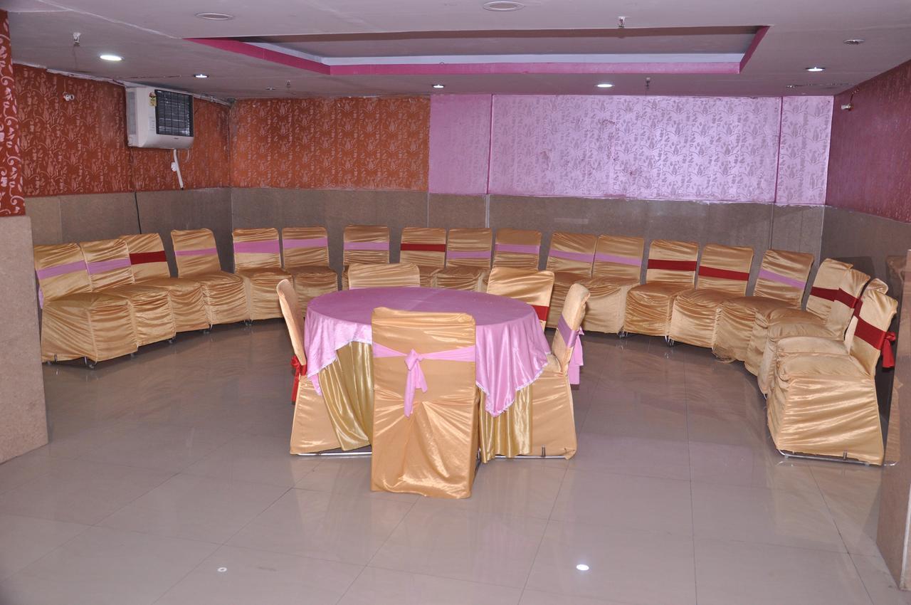 Hotel Samrat Kaushambi Ghaziabad Exterior photo