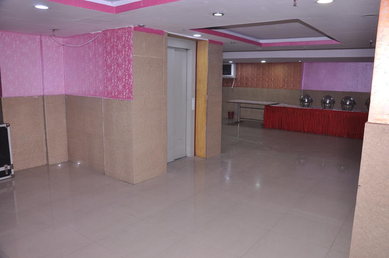Hotel Samrat Kaushambi Ghaziabad Exterior photo