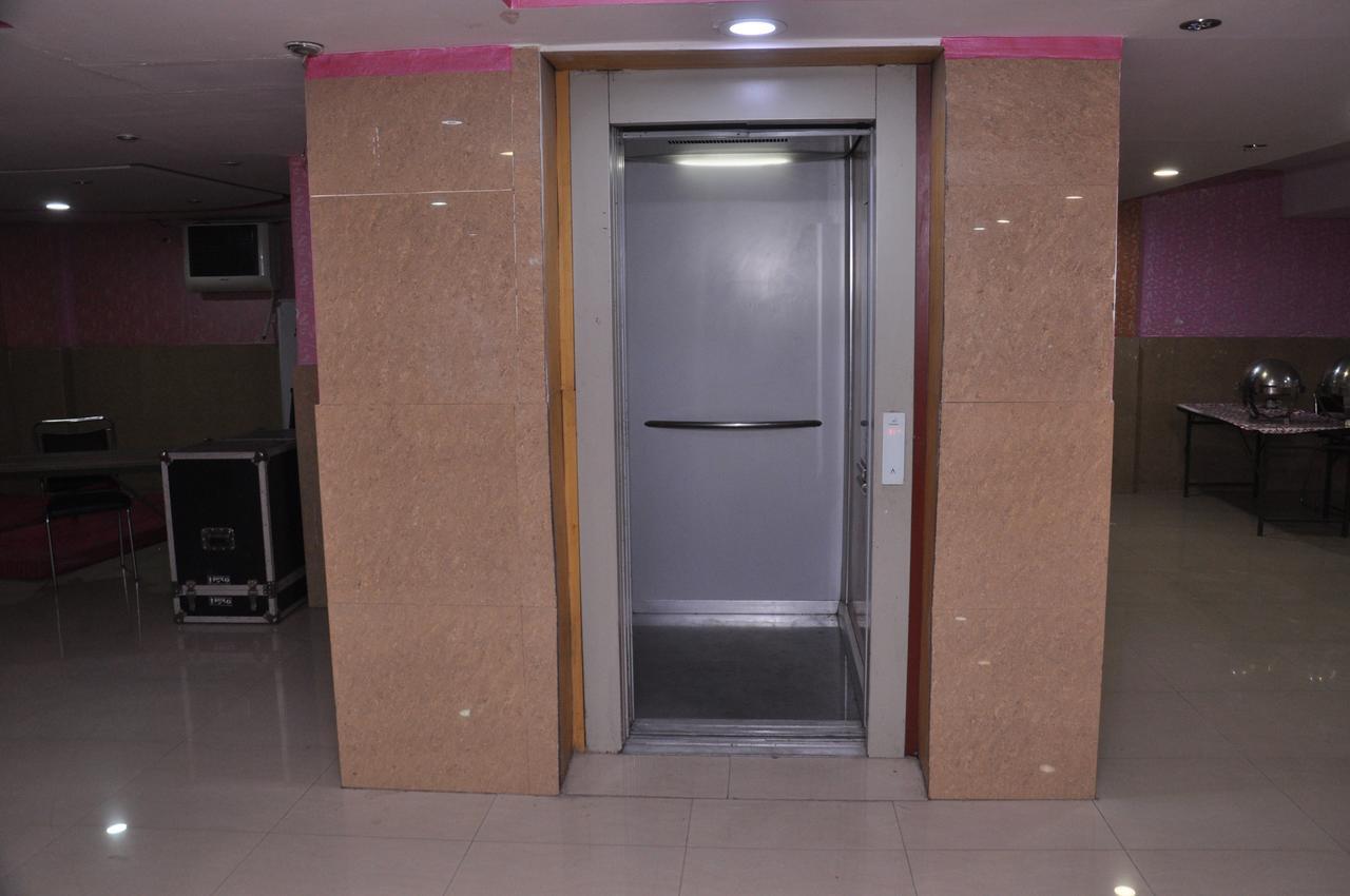 Hotel Samrat Kaushambi Ghaziabad Exterior photo