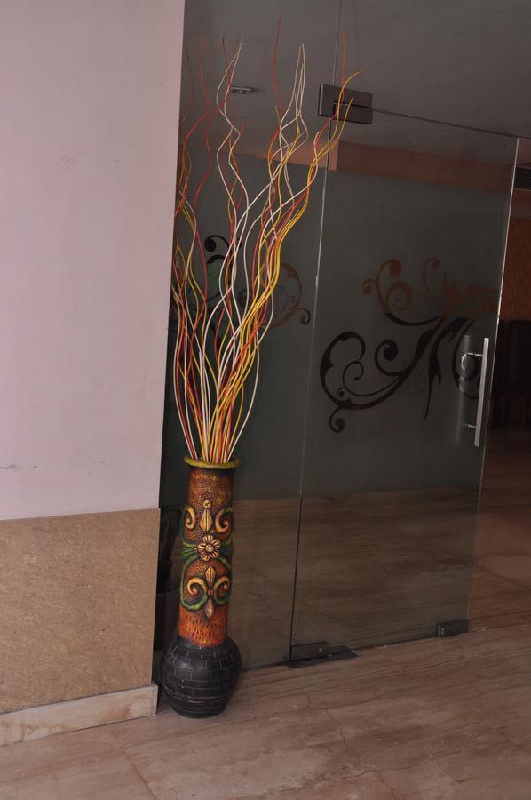 Hotel Samrat Kaushambi Ghaziabad Exterior photo