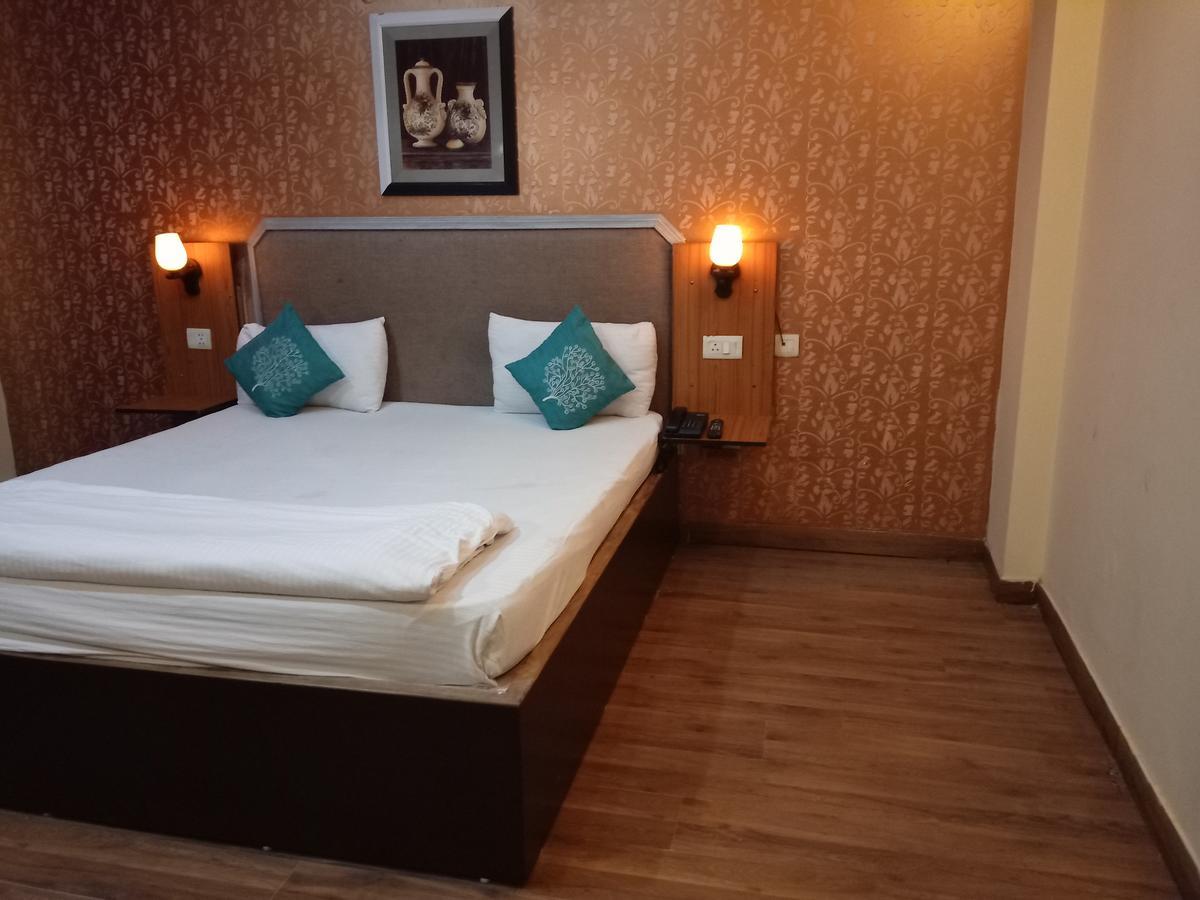 Hotel Samrat Kaushambi Ghaziabad Exterior photo