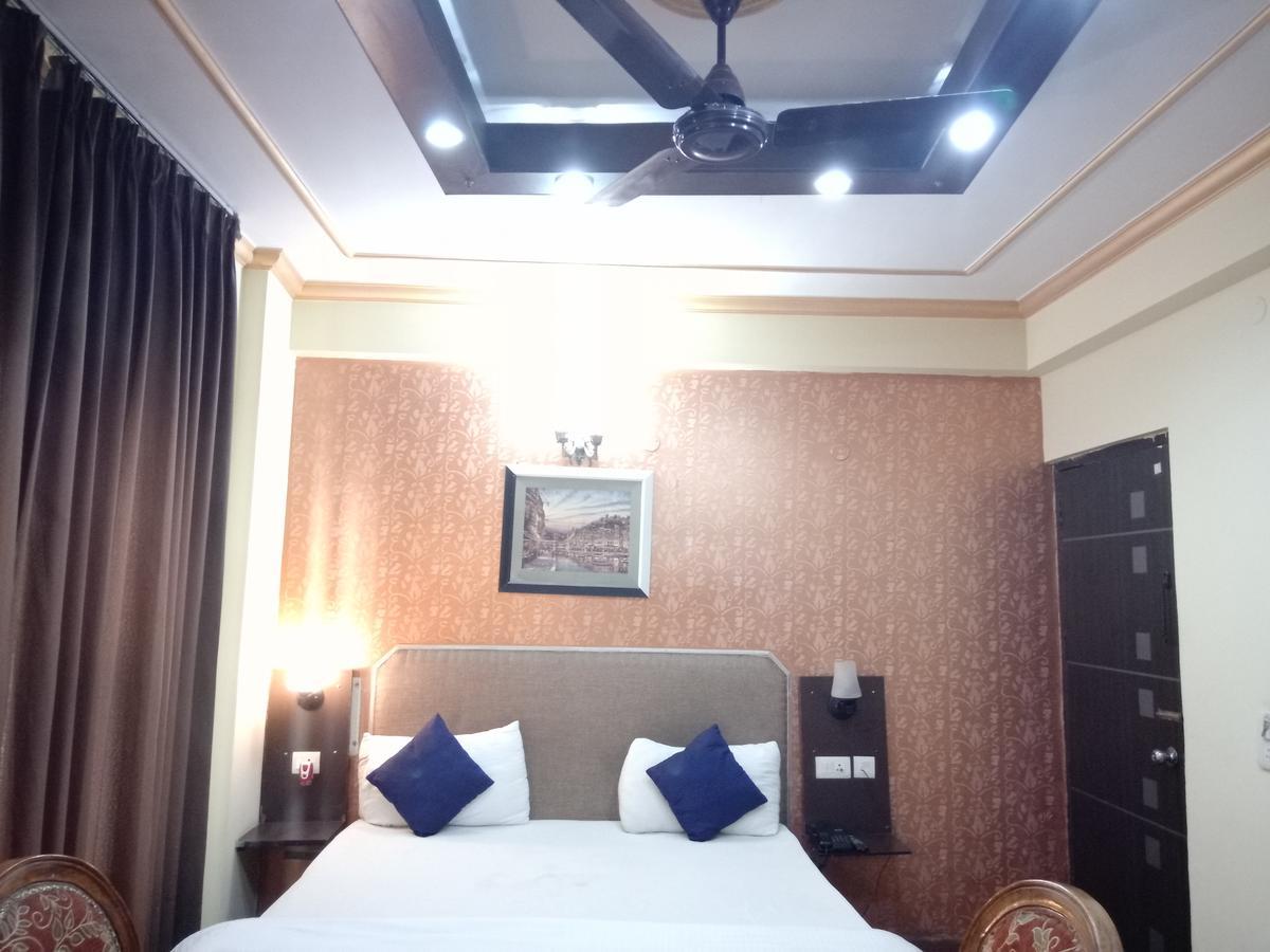 Hotel Samrat Kaushambi Ghaziabad Exterior photo